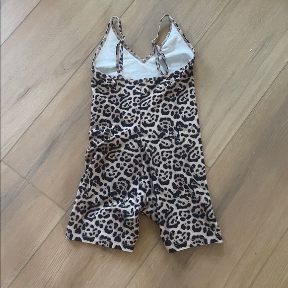 Skatie Leopard Print Bodysuit
Worn once - Picture 2 of 3
